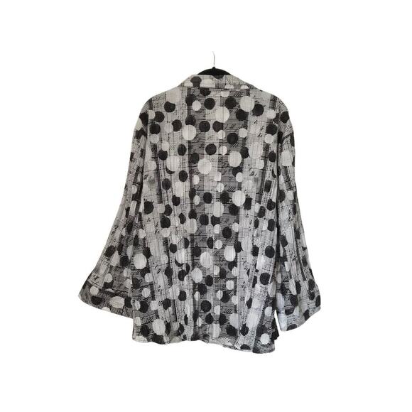 Cato Woman Top Size 26/28W Black White Big Polka Dot Long Sleeve Button Front - Picture 8 of 14